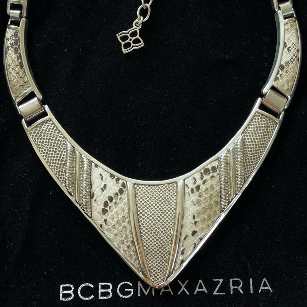 BCBGMAXAZRIA White & Black Leather Necklace